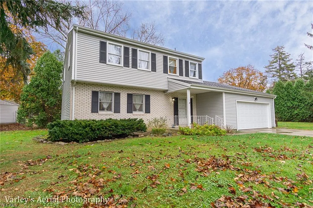 8401 Old Farm Trl NE photo 1