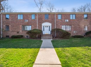 12 Troy Dr APT B, Springfield, NJ 07081