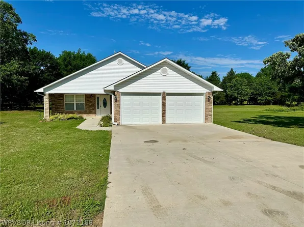 33 Pickle Ln, Heavener, OK 74937