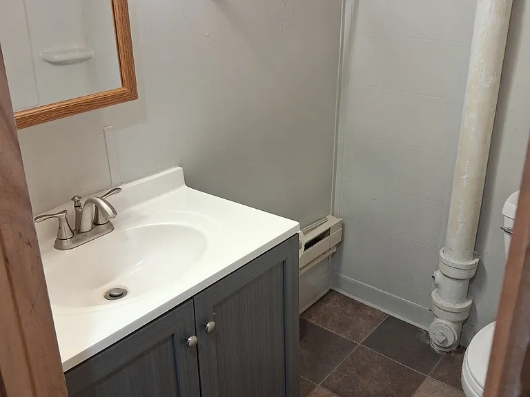 821-823 Ravencrest Ave #821 — Photo 2