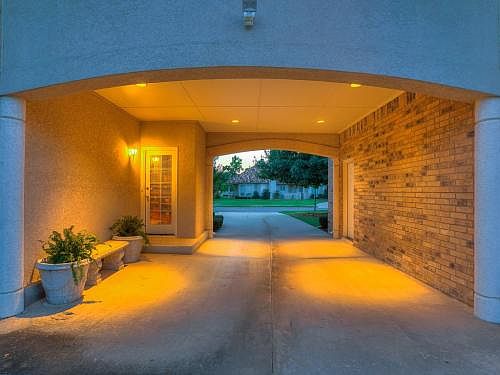 4th image of 2701 SW 121st Ct