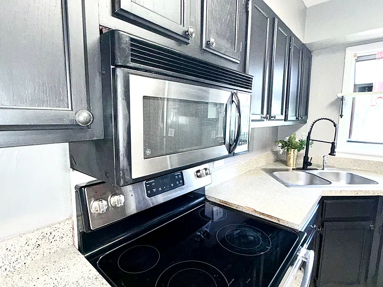 2511 Valwood Pkwy — Photo 6