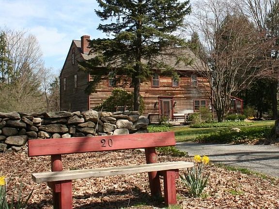 Picturesque Entry Drive