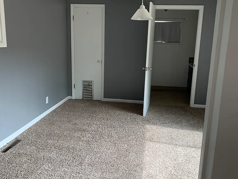 1012 Castlerock Dr — Photo 9