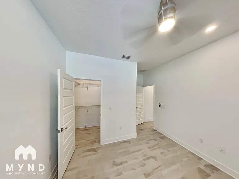 1712 E Lambright St N — Photo 13