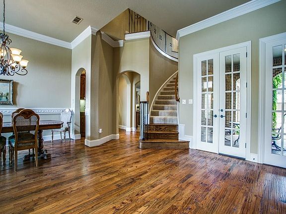 5th image of 900 Chalet Ct