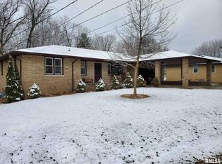 423 Neumann Dr, East Peoria, IL 61611