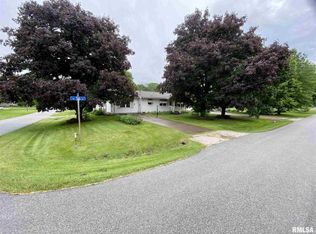 201 NE 5th St, Aledo, IL 61231
