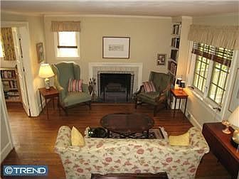 2nd image of 706 E Hartwell Ln