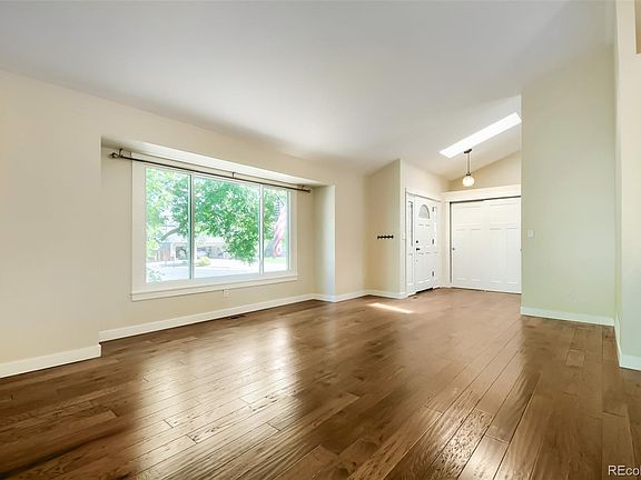 4th image of 910 E 130th Drive