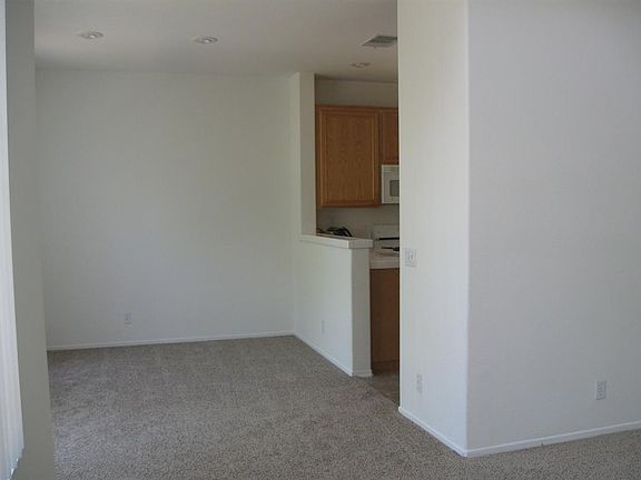 4th image of 530 Bannister Way APT B