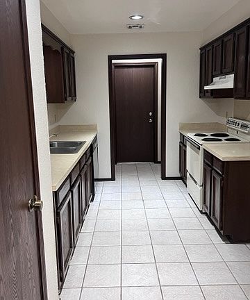 4th image of 1410 W Pennington Ave #1410