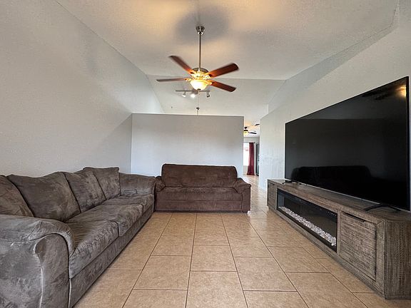 2nd image of 3227 W Blackhawk Dr