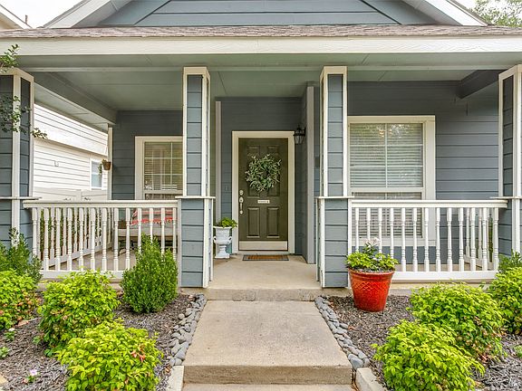 4th image of 1704 Goodwin Dr