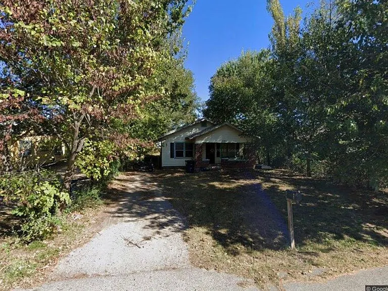 605 N Dorothy Ave — Photo 1