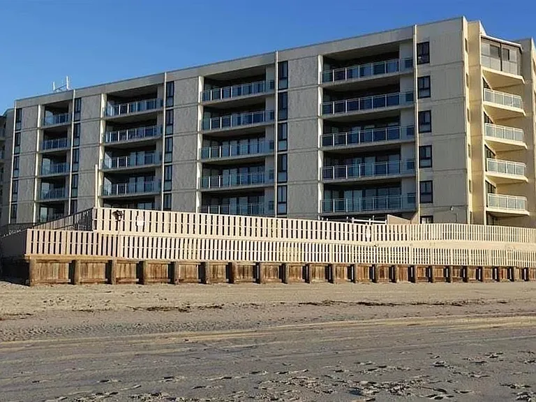 2700 Atlantic Ave #701 — Photo 3