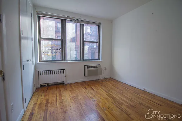 Rented by City Connections Realty | media 8