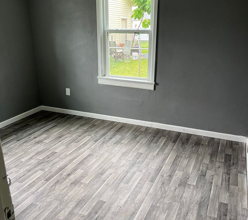 1st image of 453 E Walnut St #3