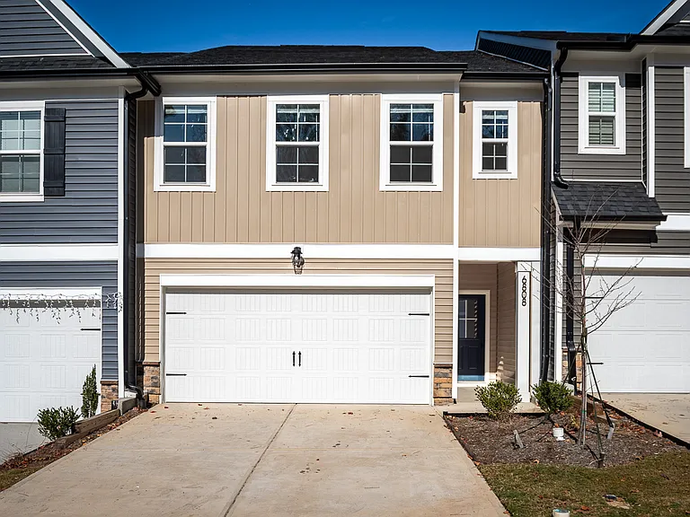 6808 Doddridge Ln — Photo 1