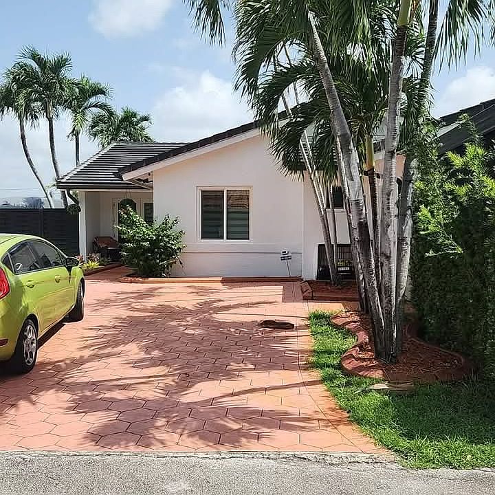 2nd image of 9671 SW 85th St #2