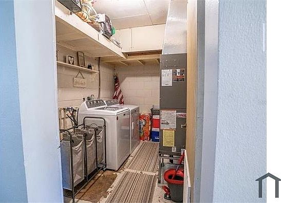 4th image of 102 S Sunland Dr