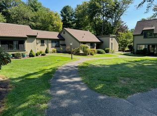 815 Heritage Vlg #B, Southbury, CT 06488