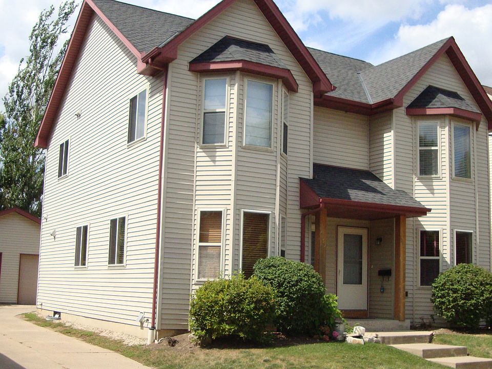 1st image of 2459 S Saint Clair St #10