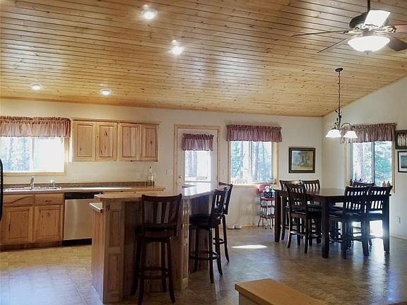 3rd image of 491 Whitetail Dr