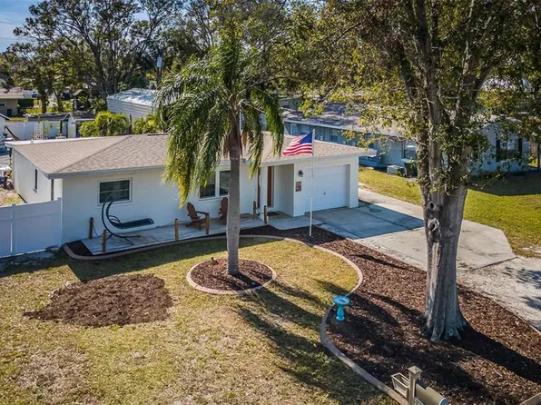 3168 Meadow Lake Ave, Largo, FL 33771