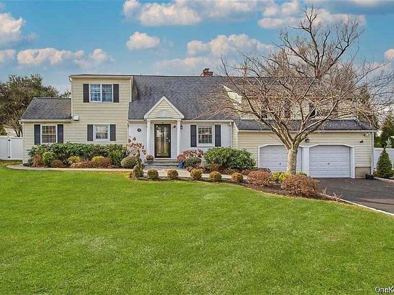 39 Ramona Ct — Photo 1