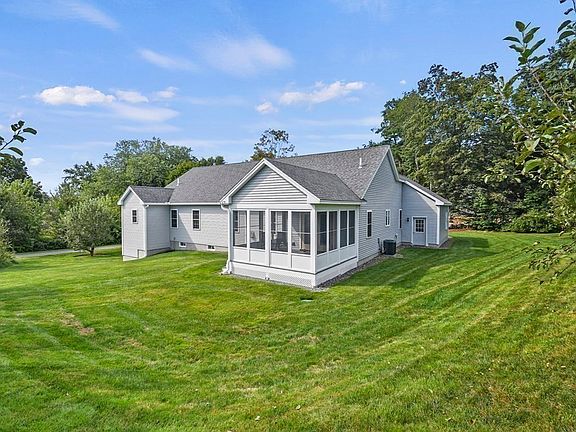 2nd image of 291 Pearl Hill Rd