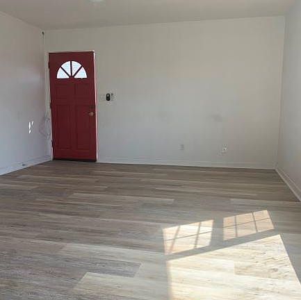 5th image of 2838 Franklin Ave