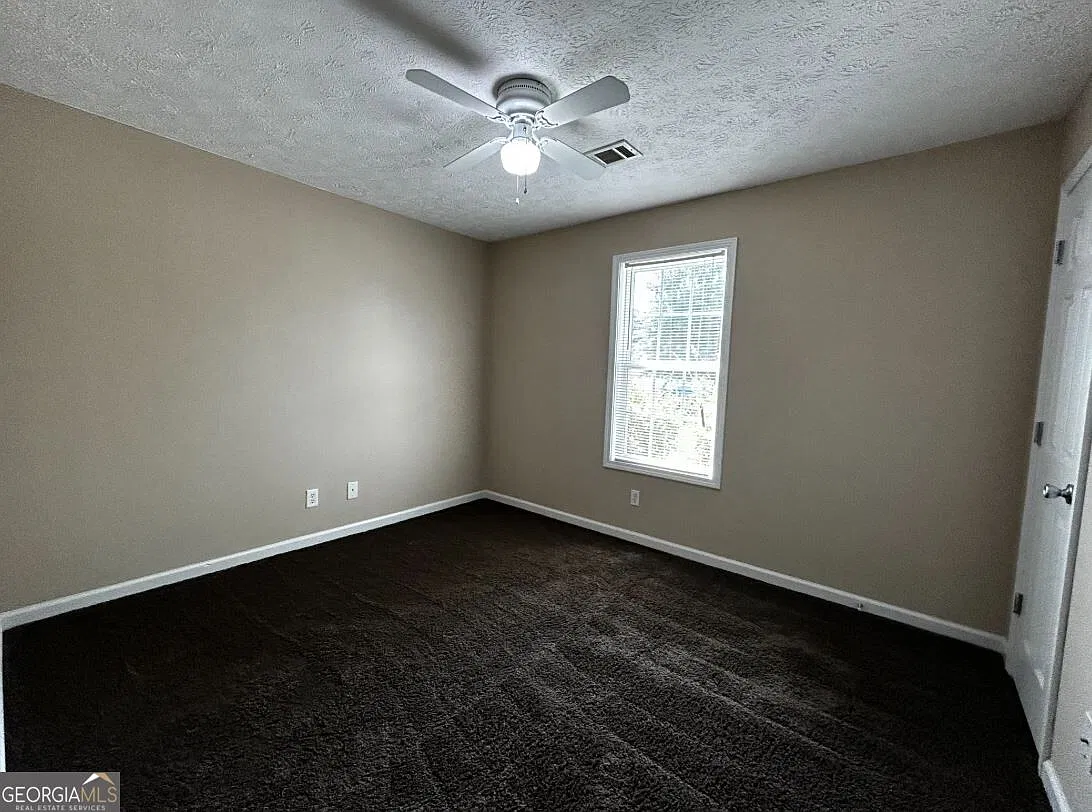 3 bed, 2.0 bath, 1260 sqft, $1,400 — Photo 4