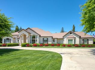 6932 E Carmalee Ln, Fresno, CA
