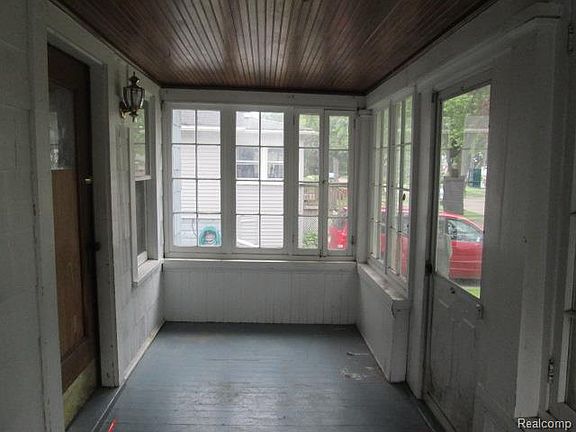 5th image of 119 S Highland Ave