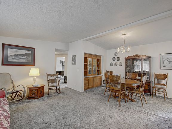 5th image of 1317 W C Ave