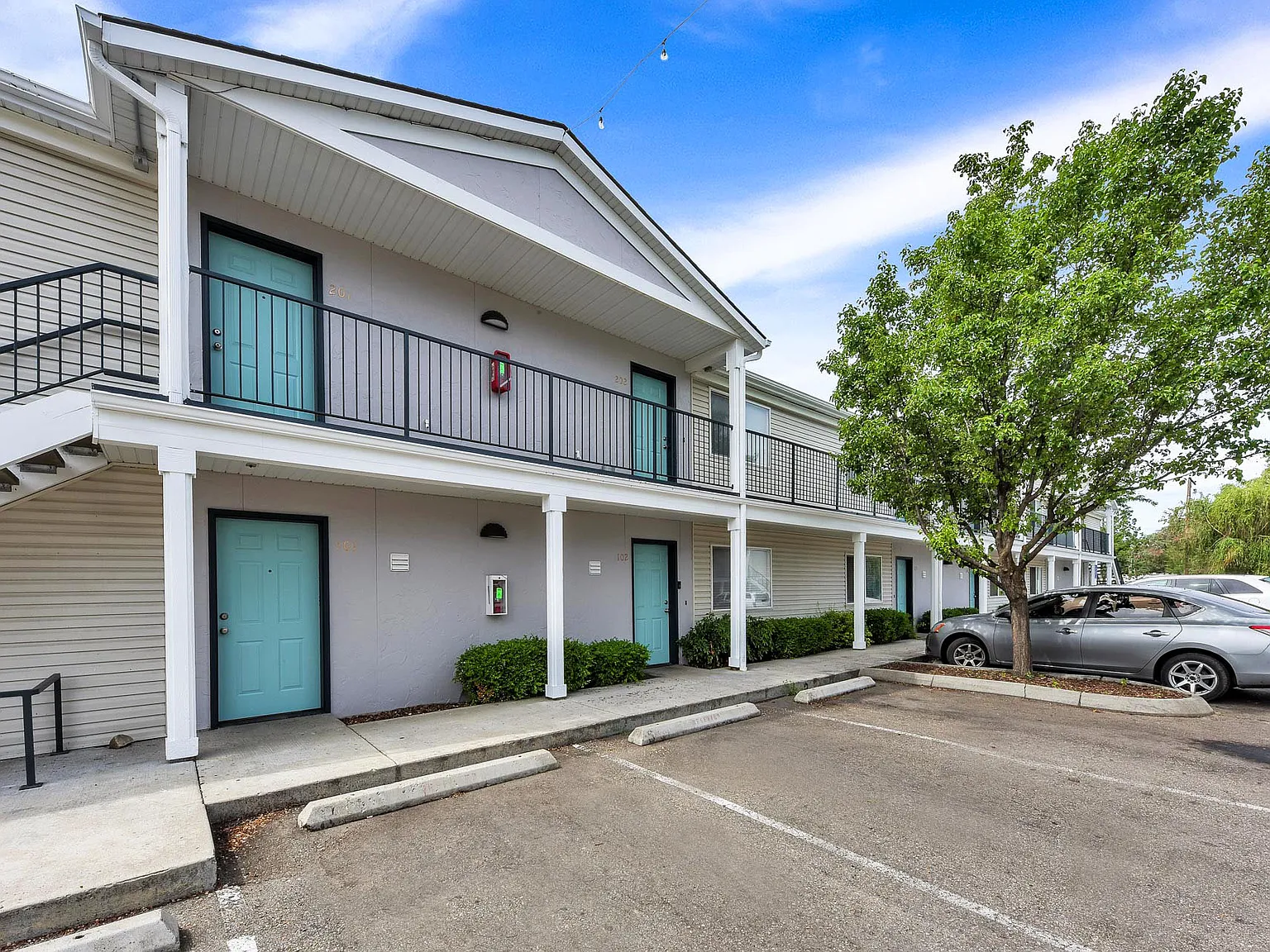 Selkirk Apartments — Photo 3