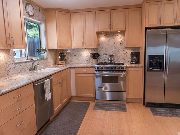 4th image of 5316 Leavitt Way