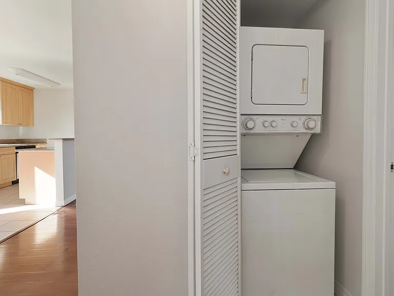 1160 E Washington Ave #3 — Photo 7