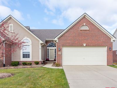 1195 Andover Cir, Walled Lake, MI, 48390
