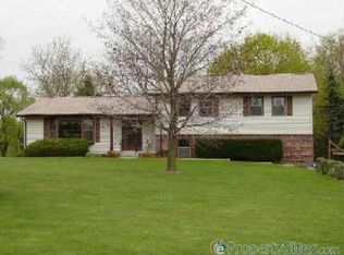 10675 Roberts Dr, Munith, MI 49259