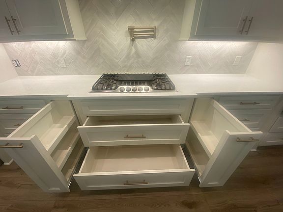 Cooktop Built Ins