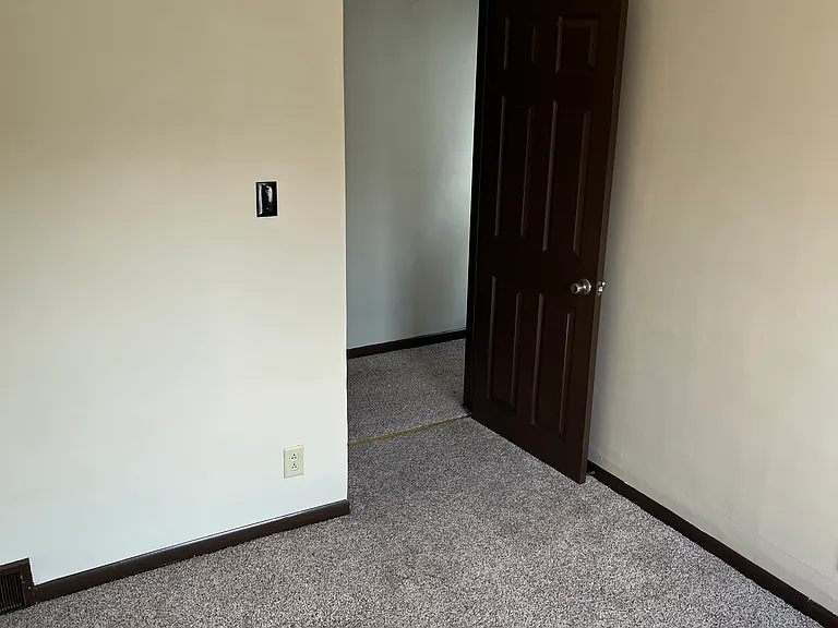 1343 Fry Ave — Photo 12