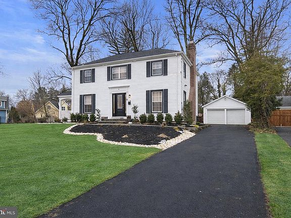 2nd image of 11 Hendrickson Rd