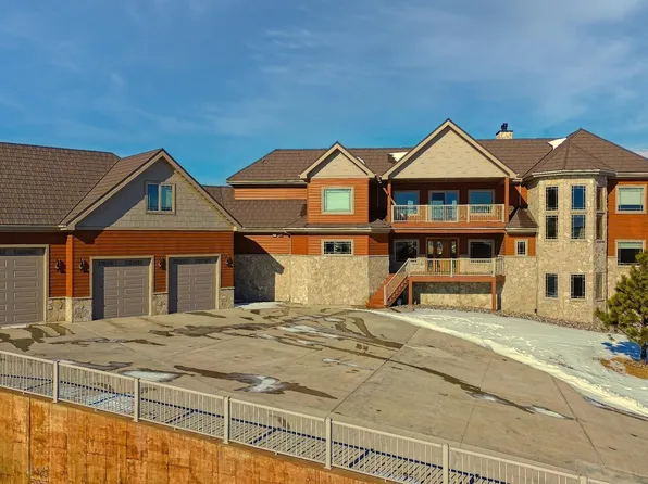 709 Long Dr, Watford City, ND 58854