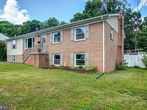 2nd image of 3812 Danbury Ct