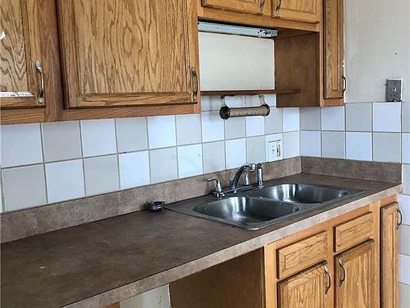 5th image of 4364 E 154th St