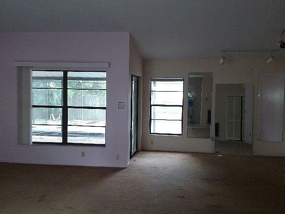 2nd image of 610 Bloomingfield Dr