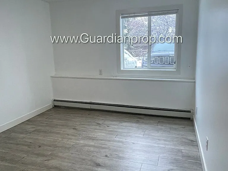 735 Tyler St NE #4 — Photo 12