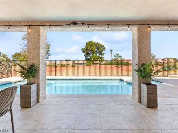 2900 Crown Ridge Dr, Las Vegas, NV 89134